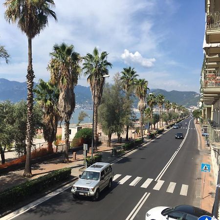 La Dimora Delle Sirene Apartman Salerno Kültér fotó